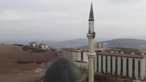 Tadilat sırasında caminin minaresi alev aldı