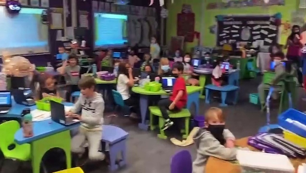 La réaction d'enfants qui  apprennent qu'ils ne seront plus obligés de porter le masque en classe !