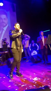 BTP Genel Başkanı Hüseyin Baş, partisinin gençlik şöleninde şarkı söyledi