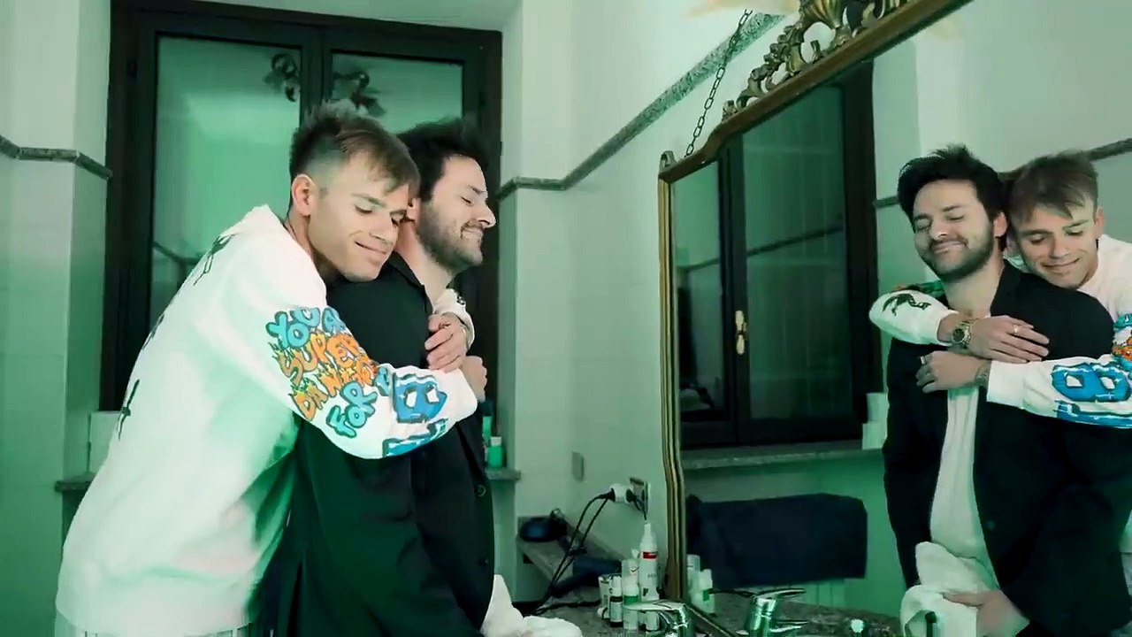 BRIVIDI - Mahmood & Blanco - PARODIA Sanremo 2022 - iPantellas