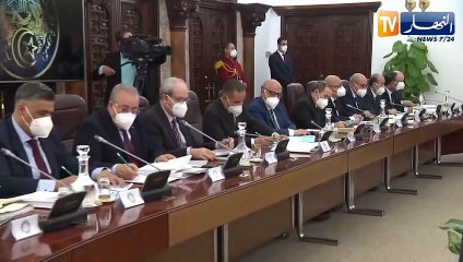 رئيس الجمهورية يترأس إجتماعا لمجلس الوزراء