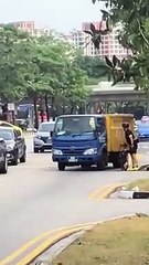Truck Driver Tries To Run Over Cyclist, Gets Beat Up