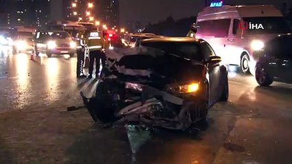 Eyüpsultan TEM Otoyolu'nda zincirleme trafik kazası: 3 yaralı