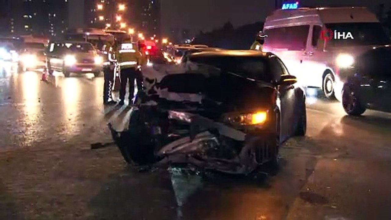 Eyüpsultan TEM Otoyolu'nda zincirleme trafik kazası: 3 yaralı