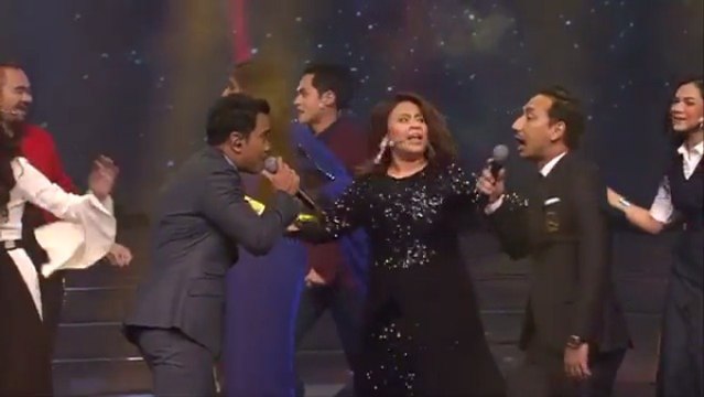 Persembahan pembukaan Zizan Razak- Aliff Satar dan 12 pelajar AF2016