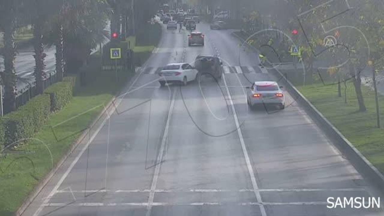 Son dakika haberleri... Samsun, Kastamonu ve Tokat'taki trafik kazaları KGYS kameralarına yansıdı