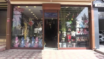 DİYARBAKIR - Sınır ötesindeki güvenlik güçlerinin "Sevgililer Günü notları" çiçekçileri duygulandırıyor