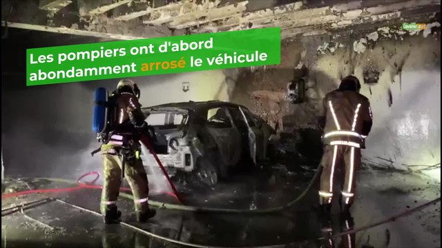 Une voiture électrique brûle au -3 d'un parking rue Ravenstein