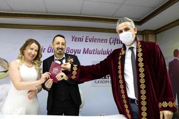 Evlenmek için 14 Şubat'ı seçtiler