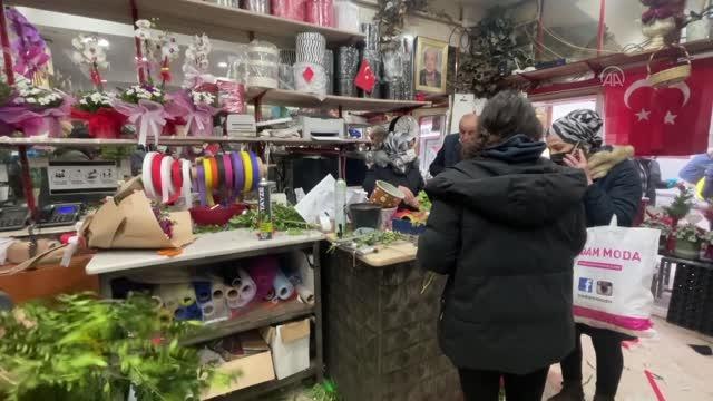 Çiçekçilerde 14 Şubat Sevgililer Günü mesaisi