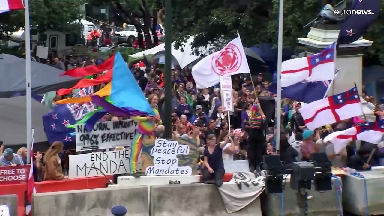 Los manifestantes antivacunas resisten a la Macarena en Nueva Zelanda