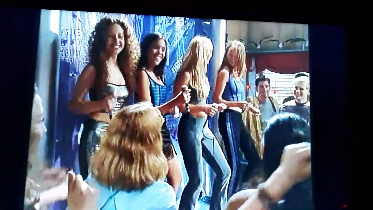 Goudkust - Fragment Close 2 You in Goudkust de televisie serie. Deel 01.