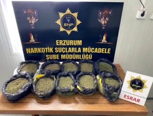 İzne çıkan uzman çavuş valiz içine sakladığı 10 kilo 50 gram uyuşturucu maddesi ile yakalandı