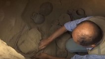 Kazmaları ipliğe takılan arkeologlar, toprağı elleriyle kazmaya başladı! Tek tek çıkarılan çocuk mumyaları dehşete düşürdü