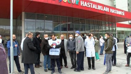 ÜMRANİYE'DE SAĞLIK ÇALIŞANLARINDAN SALDIRI PROTESTOSU