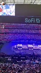 Hailie, la fille d'Eminem, a filmé son père en train de jouer lors du concert de la mi-temps du Super Bowl LVI au SoFi Stadium. Inglewood, le 13 février 2022.