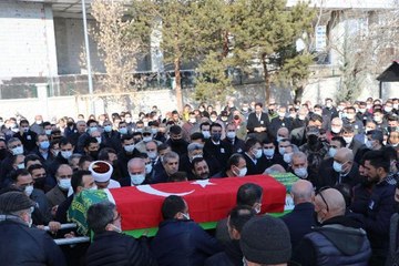 KALP KRİZİNDEN HAYATINI KAYBEDEN TUŞBA SAĞLIK MÜDÜRÜ, MEMLEKETİNE UĞURLANDI