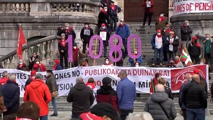 Pensionistas de Bilbao mantienen viva la lucha por unas pensiones dignas