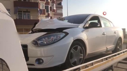 Direksiyon hakimiyetini kaybeden sürücü çöp kamyonuna çarptı: 2 yaralı