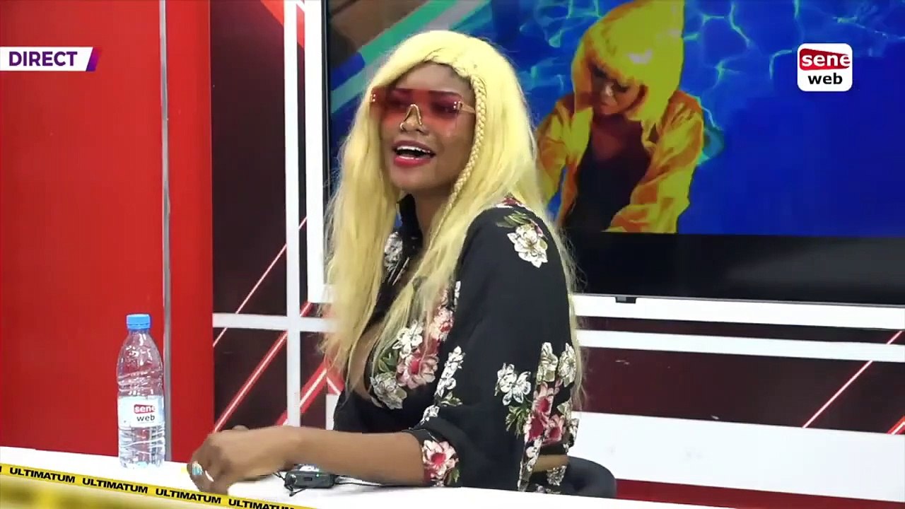 Lady Mounass _Banana ! Limay musique am na ñu woy luko gëna graw.._