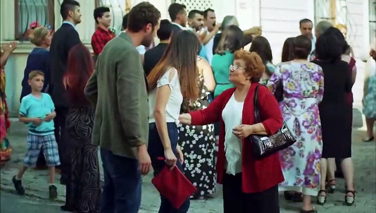 High Society - Episode 18 - Turkish Drama - Urdu Dubbing