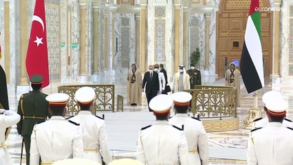 إردوغان يصل إلى الإمارات في أول زيارة له للدولة الخليجية منذ 2013