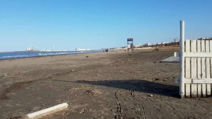 Barletta, cede staccionata del lungomare Ponente