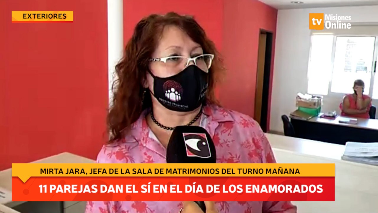 11 Parejas dan el sí en el día de los enamorados