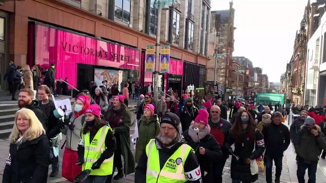 Glasgow Universities staff rally in the City Centre against pension cuts
