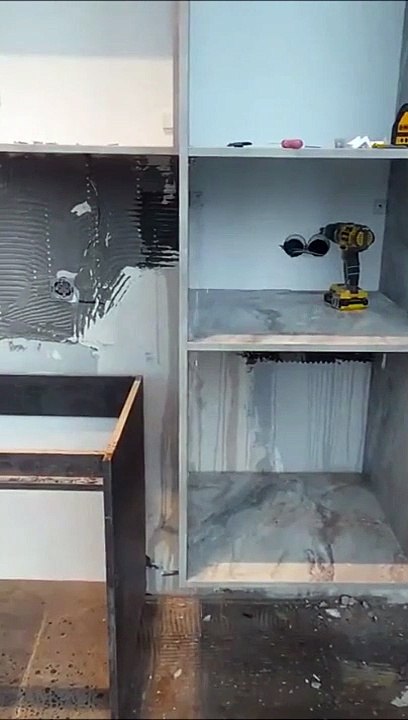 Quand tu perces le mur au mauvais endroit