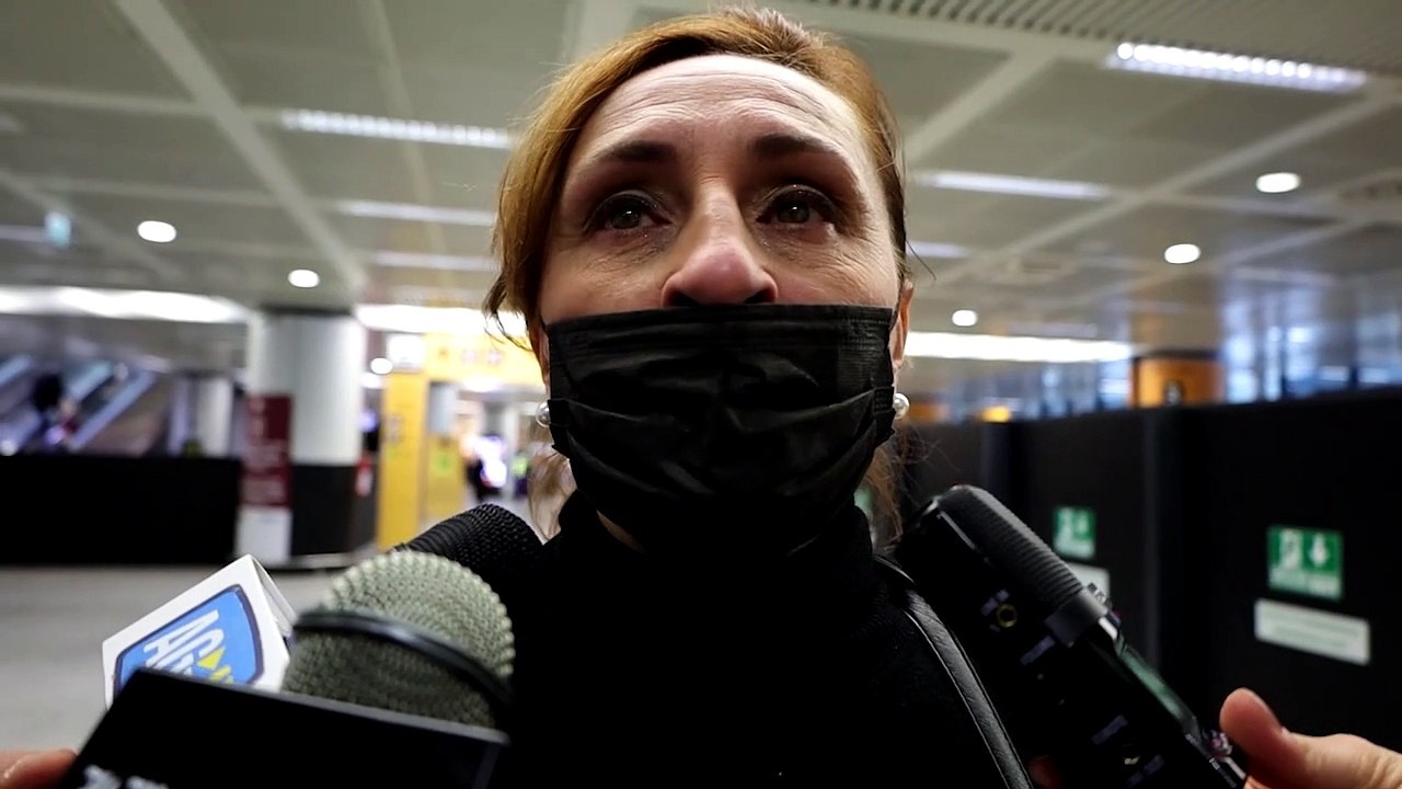 Fiumicino, la paura delle donne ucraine in fuga: "I nostri figli vogliono restare a combattere"