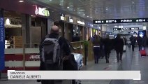 Ucraina, dallo chef in fuga a chi riabbraccia la compagna: racconti dei passeggeri in arrivo da Kiev