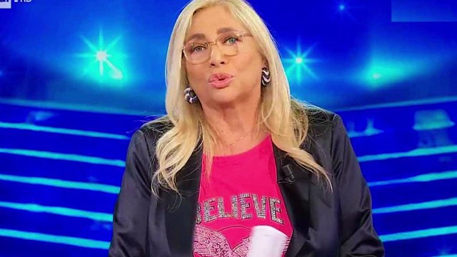 “Come vedete, oggi non c’è”. Lutto a Domenica In, l’annuncio commosso di Mara Venier