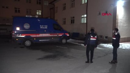 BABA EVDE PARÇALANMIŞ, OĞLU İSE BAHÇEDE DONMUŞ HALDE ÖLÜ BULUNDU