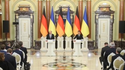 Zelenski promete a Scholz ley sobre estatus de Donbás en aras de desescalada