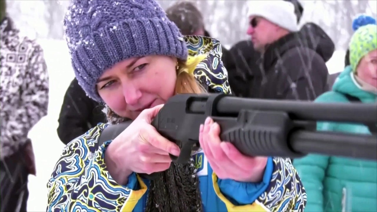 Ucraina, coppia italo-ucraina in fuga: "Viviamo la guerra da otto anni, siamo qui per i bambini"