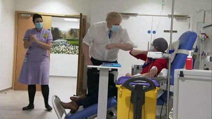 Boris Johnson visits oncology centre