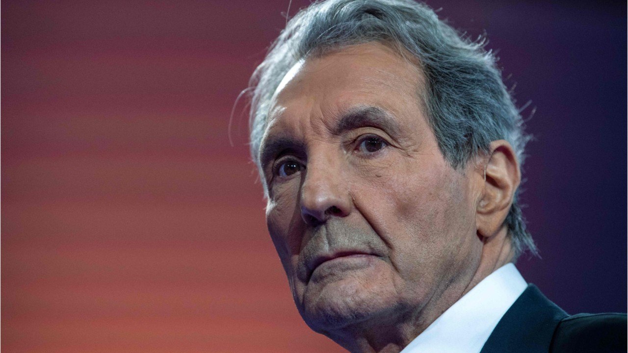 FEMME ACTUELLE - Jean-Jacques Bourdin accusé d’agression sexuelle : Fanny Agostini, plaignante, dévoile les messages du journaliste