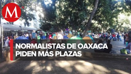 En Oaxaca, normalistas instalaron plantón en el zócalo del estado