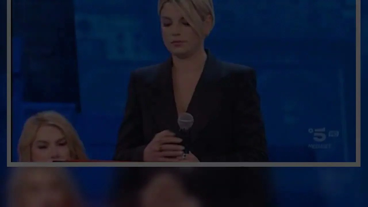Amici 21, Emma Marrone non riesce a dare il voto Maria De Filippi la prende in giro Amici 21 è semp1