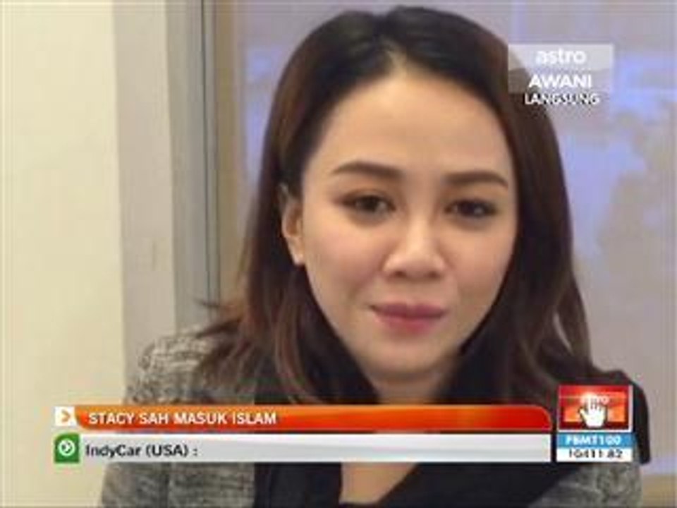 Stacy sah masuk Islam
