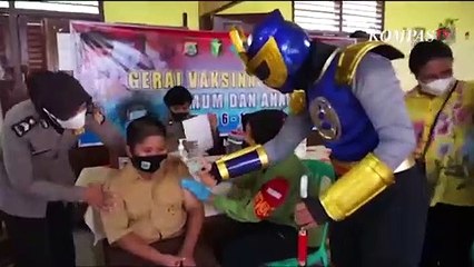 Power Rangers Ikut Temani Vaksinasi Anak di Manokwari
