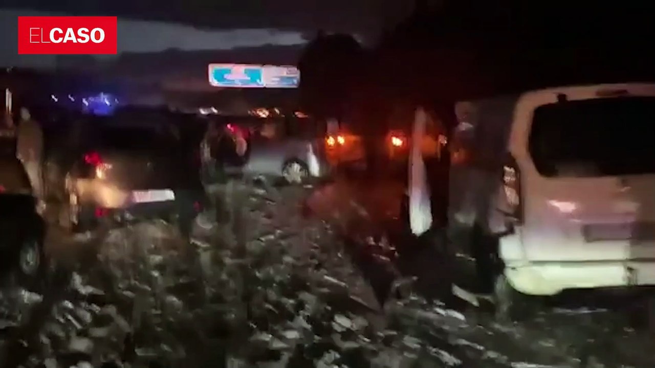 Brutal accident múltiple a la C-32 després d'una pedregada: almenys 30 persones ferides