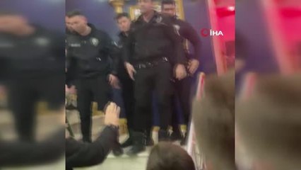 Sultangazi'de polise saldırı anı kamerada