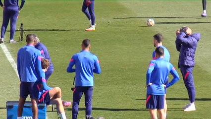 Sesión de recuperación en el Atlético para empezar a preparar el partido contra el Manchester United
