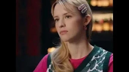 “L’étape de trop” : Angèle, touchante, revient sur le coming-out forcé...