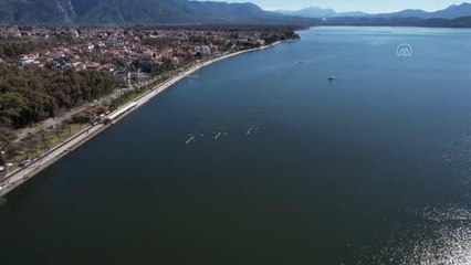 下载视频: Büyükler Köyceğiz Kupası Kürek Yarışları tamamlandı