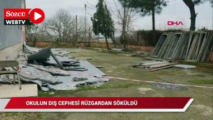 Okulun dış cephesi rüzgardan söküldü