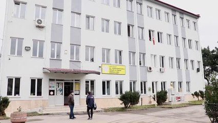 Dış cephe kaplaması dökülen lisede çalışma başlatıldı