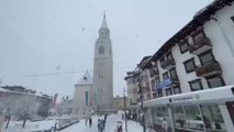 Torna la neve sulle Dolomiti bellunesi, fiocchi a Cortina d'Ampezzo